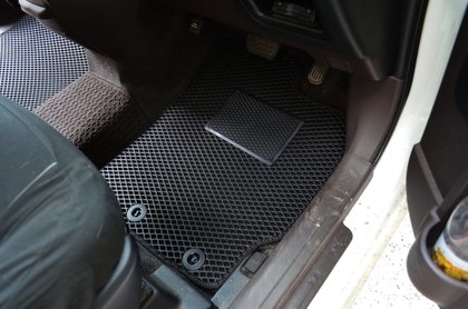 Ворсовые коврики на Toyota Porte II 2012 - 2020 в Иркутске