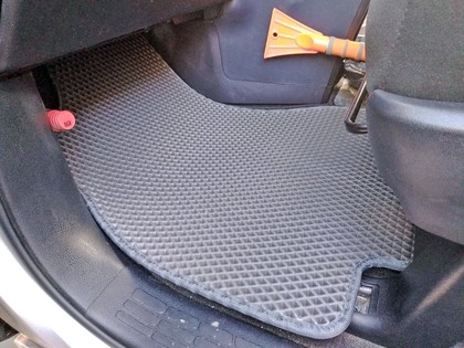 Ворсовые коврики на Toyota Noah (R80) 2014 - 2021 в Иркутске