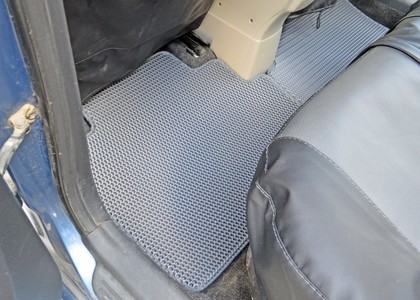 Ворсовые коврики на Toyota Yaris II 2005 - 2011 в Иркутске