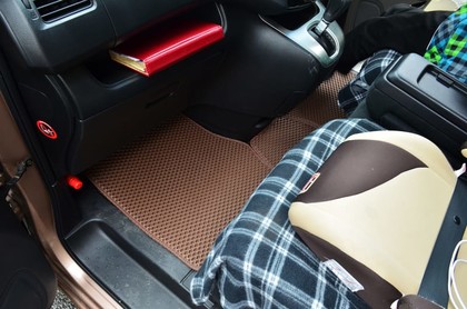 Коврики на Nissan Serena (C27) 2016 - 2022 в Иркутске