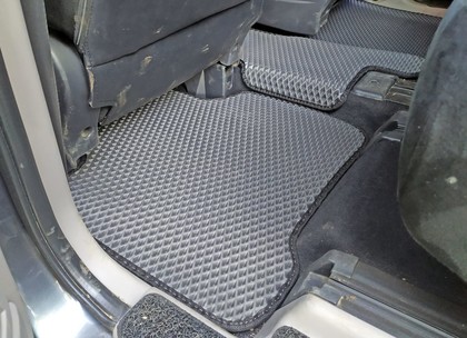 Ворсовые коврики на Mitsubishi Grandis 2003 - 2009 в Иркутске