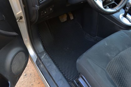 Коврики на Nissan X-Trail II 2007 - 2015 в Иркутске
