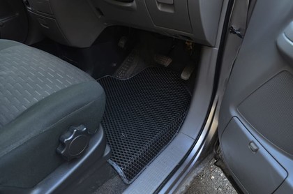 Коврики на Toyota Voxy (R60) 2001 - 2007 в Иркутске