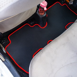 Коврики на Toyota Vitz II 2005 - 2010 в Иркутске
