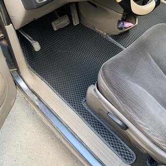 Коврики на Chrysler Voyager (RG) 2000 - 2008 в Иркутске