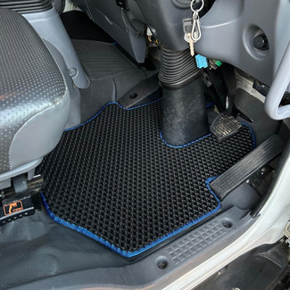 Ворсовые коврики на Isuzu Forward V узкая кабина 2007 - 2025 в Иркутске
