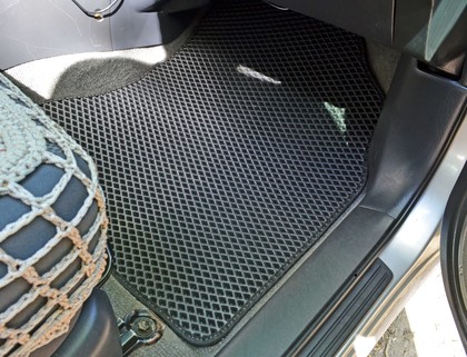Коврики на Toyota Rav4 II 2000 - 2006 в Иркутске