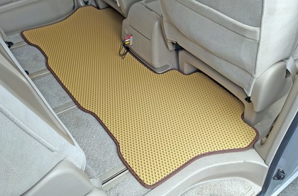 Коврики на Toyota Alphard (H10) 2002 - 2008 в Иркутске