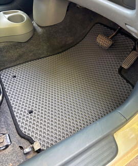 EVA коврики на Toyota Vitz I 1998 - 2005 в Иркутске EVA коврики на Toyota Vitz I 1998 - 2005 в Иркутске