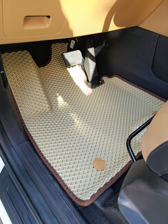 EVA коврики на KIA Carnival IV 8 мест 2020 - 2025 в Иркутске EVA коврики на KIA Carnival IV 8 мест 2020 - 2025 в Иркутске