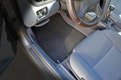 Ворсовые коврики на Nissan Almera II (N16) 2000 - 2006 в Иркутске
