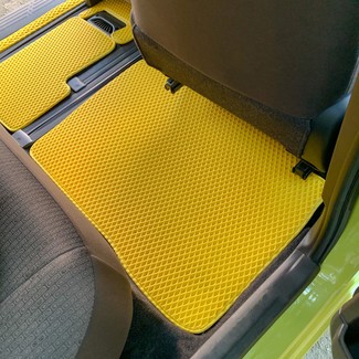 Ворсовые коврики на Toyota Porte II 2012 - 2020 в Иркутске