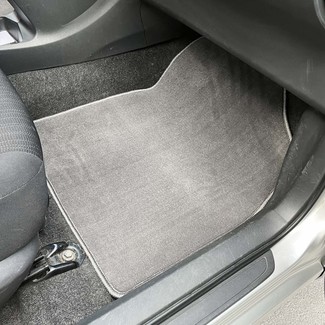 Коврики на Toyota Auris I 2006 - 2012 в Иркутске