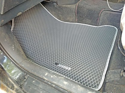Коврики на Toyota Wish I 2003 - 2009 в Иркутске