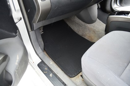 Ворсовые коврики на Toyota Prius (20) 2004 - 2009 в Иркутске
