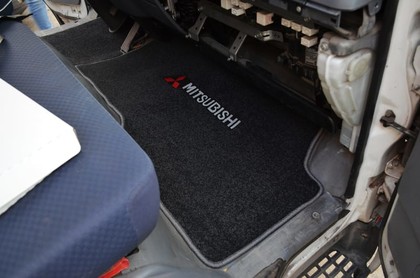 Коврики на Mitsubishi Fuso Canter VII широкая кабина 2002 - 2017 в Иркутске