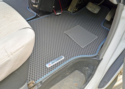 Ворсовые коврики на Mitsubishi Delica 4 1994 - 2007 в Иркутске
