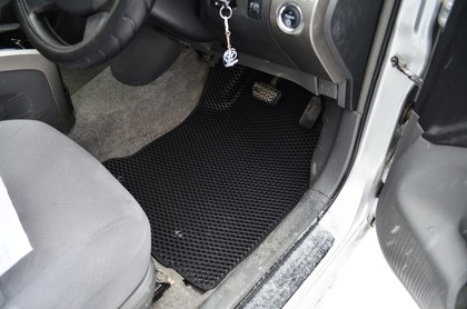 Ворсовые коврики на Toyota Prius (20) 2004 - 2009 в Иркутске