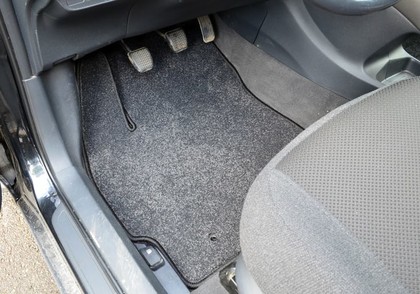 Коврики на Toyota Auris I 2006 - 2012 в Иркутске