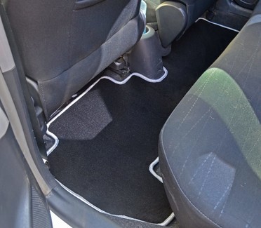 Ворсовые коврики на Toyota Yaris II 2005 - 2011 в Иркутске