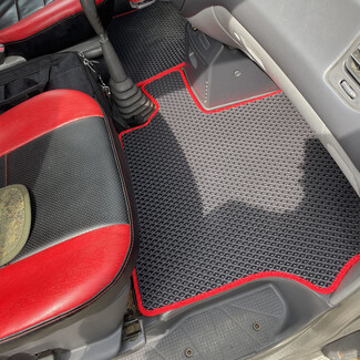 Ворсовые коврики на Mitsubishi Space Gear 1994&nbsp;-&nbsp;2007 в Иркутске