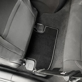 Коврики на Ford Mustang VI 2013 - 2023 в Иркутске