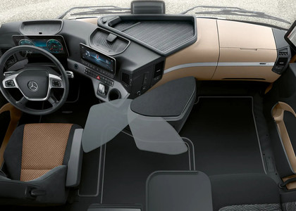 EVA коврики на Mercedes Actros MP4 MP5 тягач GigaSpace 2011 - 2025 в Иркутске