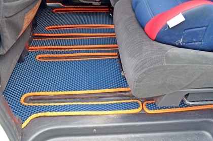 Коврики на Nissan Serena (C25) 2005 - 2010 в Иркутске
