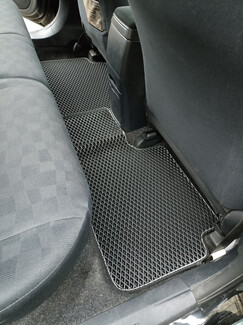 Ворсовые коврики на Toyota Corolla Axio (E14) 2006 - 2012 в Иркутске Ворсовые коврики на Toyota Corolla Axio (E14) 2006 - 2012 в Иркутске