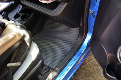 Коврики на Toyota Prius C 2011 - 2021 в Иркутске
