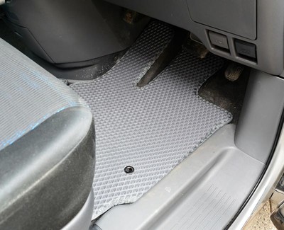 Коврики на Toyota Voxy (R70) 2007 - 2013 в Иркутске