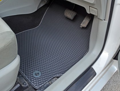 EVA коврики на Toyota Prius Alpha 2011 - 2021 в Иркутске