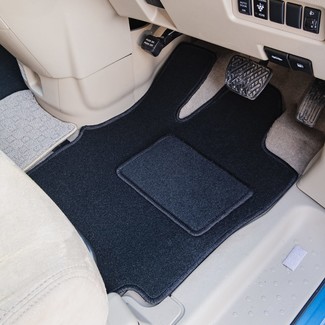 Коврики на Nissan Serena (C25) 2005 - 2010 в Иркутске