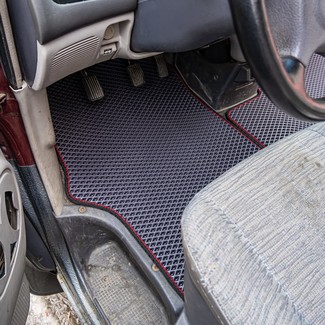 Коврики на Mitsubishi Space Gear 1994 - 2007 в Иркутске