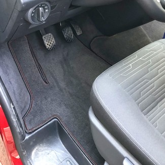 Коврики на Volkswagen Multivan (T5) 2003 - 2015 в Иркутске