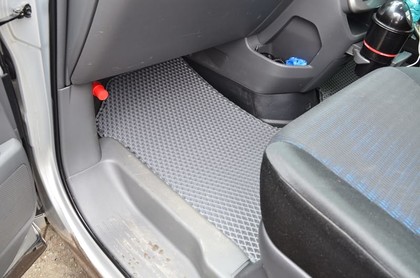 Коврики на Toyota Voxy (R70) 2007 - 2013 в Иркутске