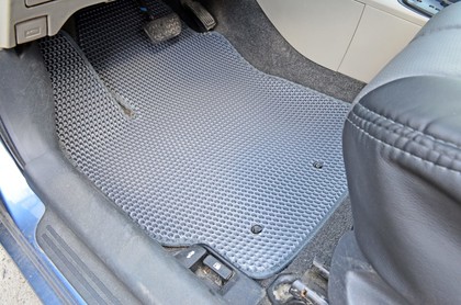 Ворсовые коврики на Toyota Yaris II 2005 - 2011 в Иркутске