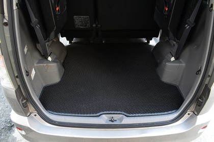 Коврики на Toyota Voxy (R60) 2001 - 2007 в Иркутске
