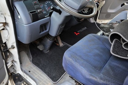 Коврики на Mitsubishi Fuso Canter VII широкая кабина 2002 - 2017 в Иркутске