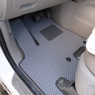 Коврики на KIA Carnival III 7 мест 2014 - 2021 в Иркутске Коврики на KIA Carnival III 7 мест 2014 - 2021 в Иркутске