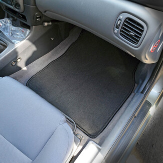 Ворсовые коврики на Nissan Almera 2 (N16) 2000 - 2006 в Иркутске Ворсовые коврики на Nissan Almera 2 (N16) 2000 - 2006 в Иркутске